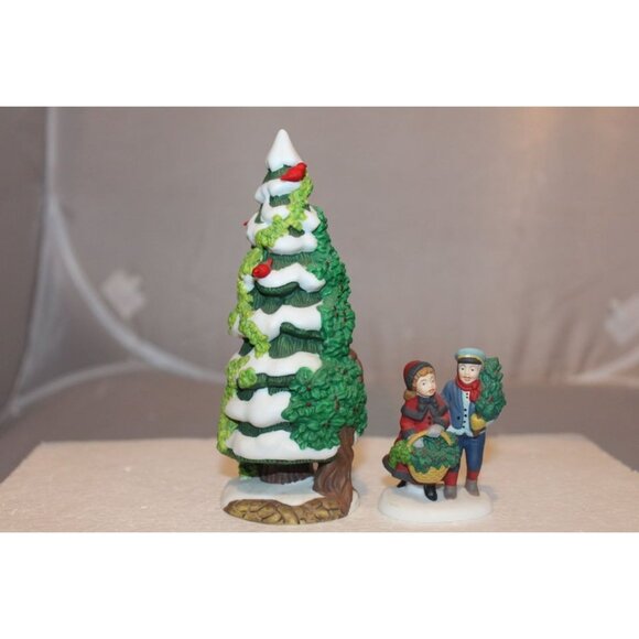 Dept 56 Dickens Village - The Holly and the Ivy - Picture 1 of 5